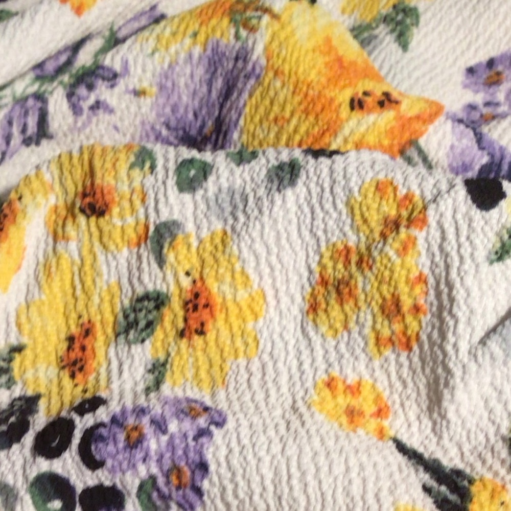 NEWT CITY CHIC PEPLUM FLORAL TOP. - Picture 5 of 11